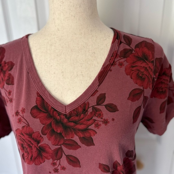 Floral V-Neck Tee - Picture 2 of 5